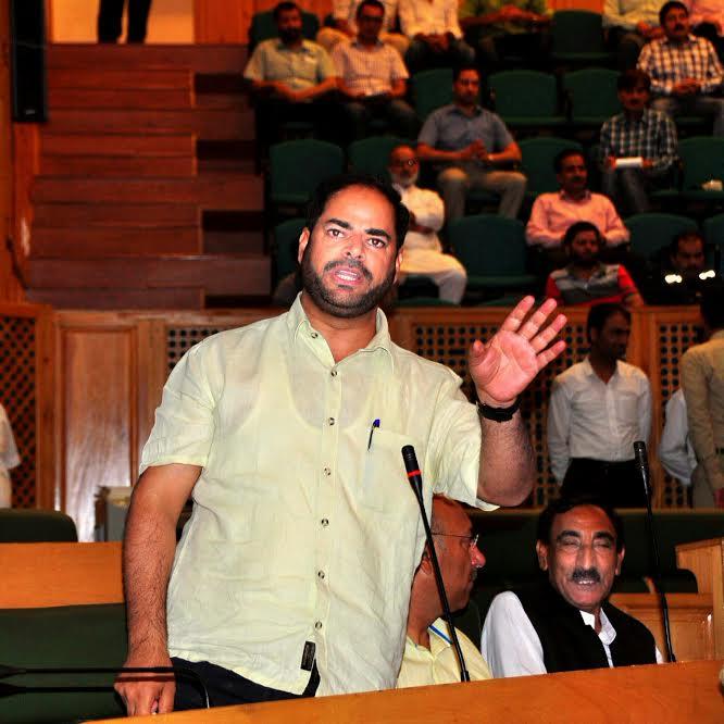 Agriculture, horticulture is back bone of state's economy: Vikar Rasool